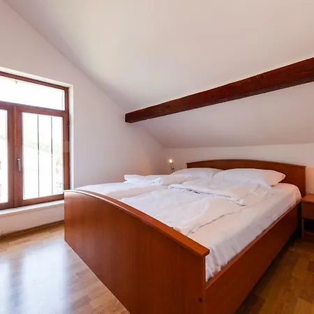 Apartment Linne Vis